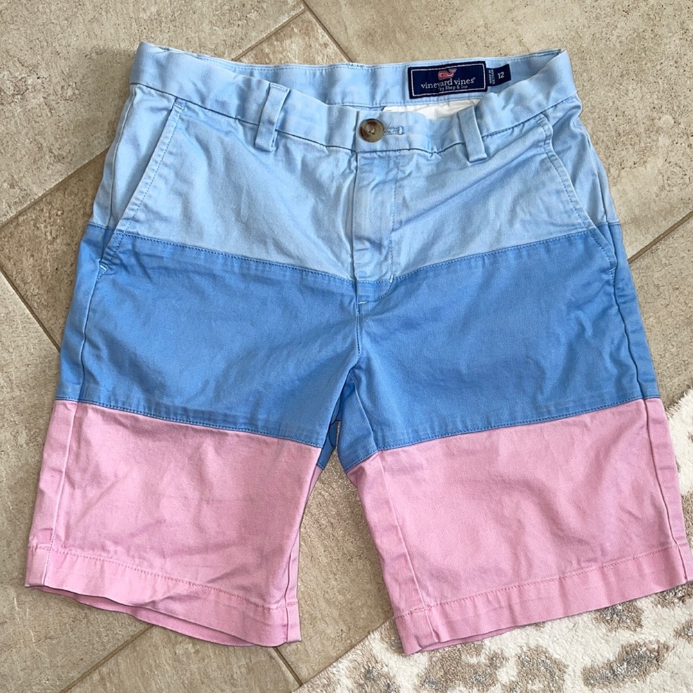 Vineyard Vines shorts
